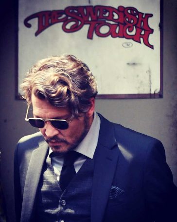 Johnny Depp On Set Richard Says Goodbye Filming Vancouver © Atlantic Images