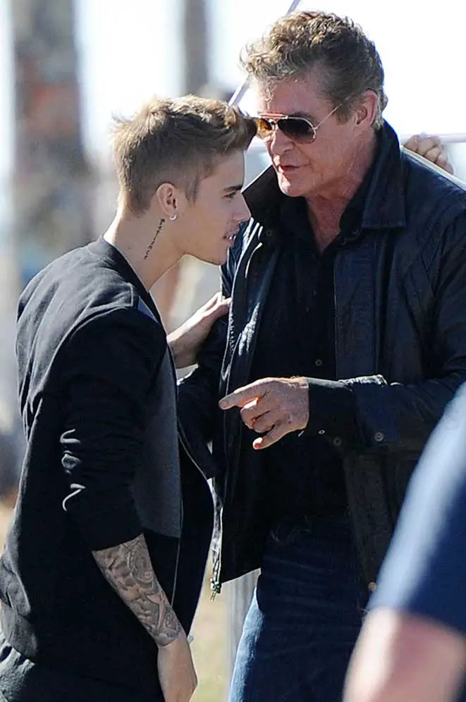 Justin gave The Hoff his full attention leaning in to hear what he had to say © Atlantic Images