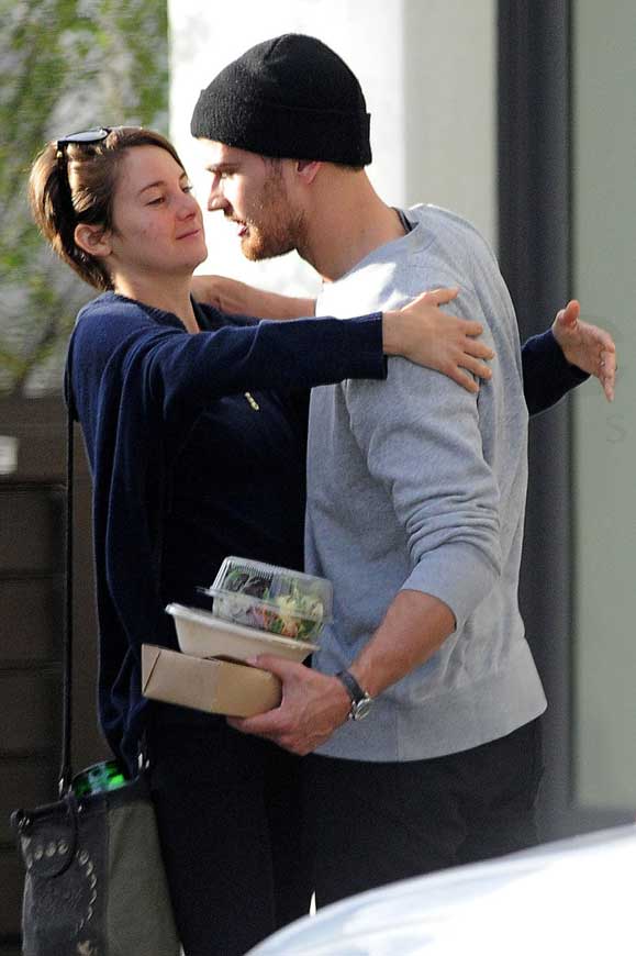 Is Theo James Dating Taylor Swift Telegraph