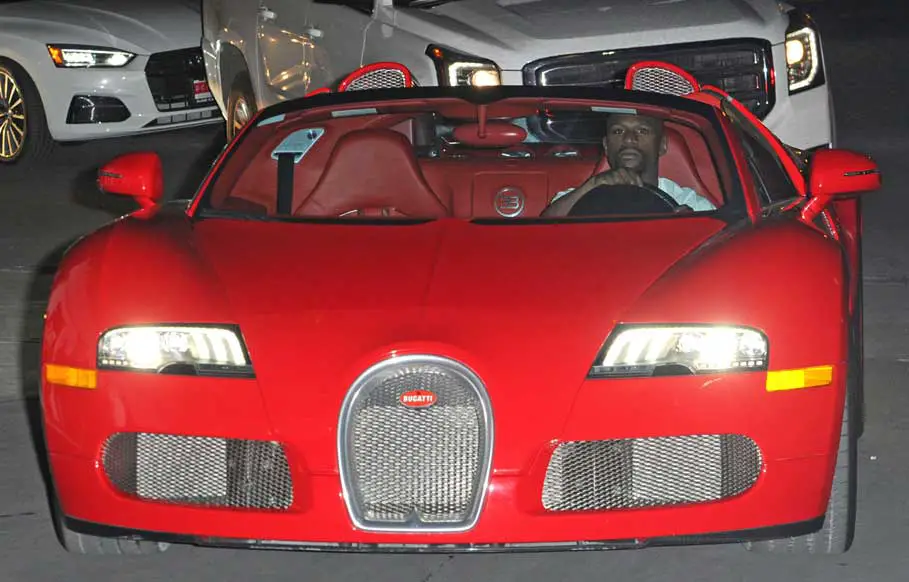 Floyd Mayweather Leaving McGregor Fight Bugatti Sportscar T-Shirt