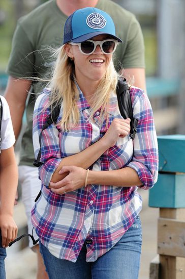 Reese Witherspoon Fashions A Patagonia Cap On A Wilderness Weekend Celebrity Wotnot