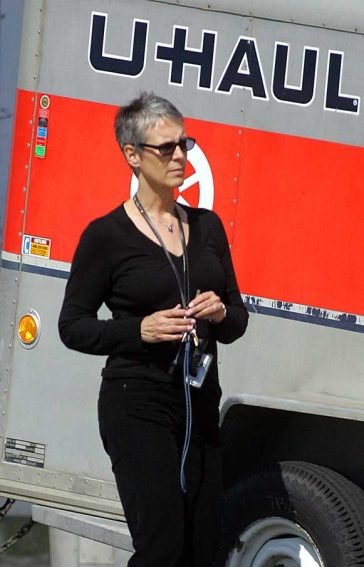 jamie lee curtis necklace celebrity wotnot showbiz fashion film music tv jamie lee curtis necklace celebrity wotnot showbiz fashion film music tv
