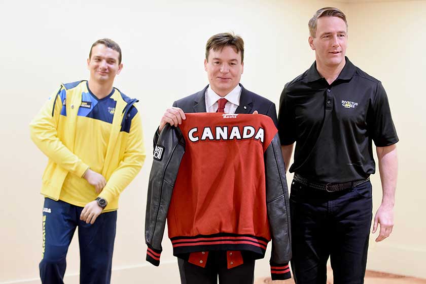 Mike Myers was handed a Canadian sports jacket at the 2017 Invictus Games in Toronto, Canada