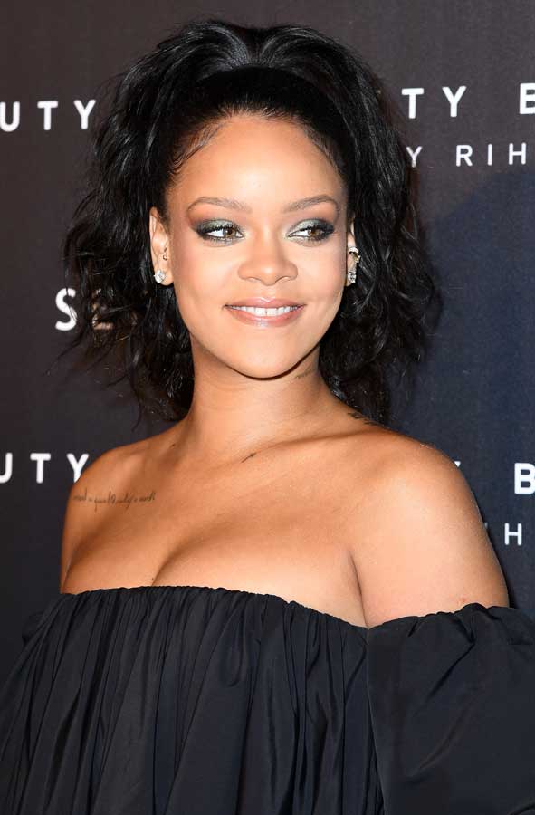 Rihanna Lol Still Ashy Shook Rihanna Fenty Make Up Forever Instagram Calvin Klein LBD