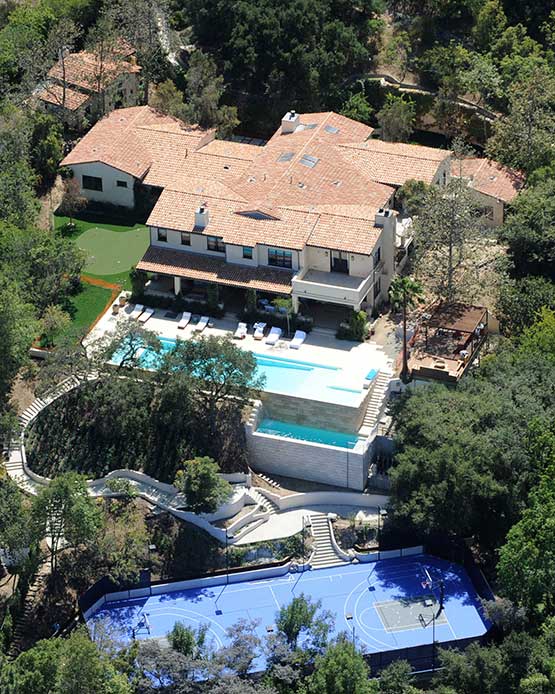 Justin Timberlake Has A Blue Basketball Court At His Hollywood Home ? •  Celebrity WotNot