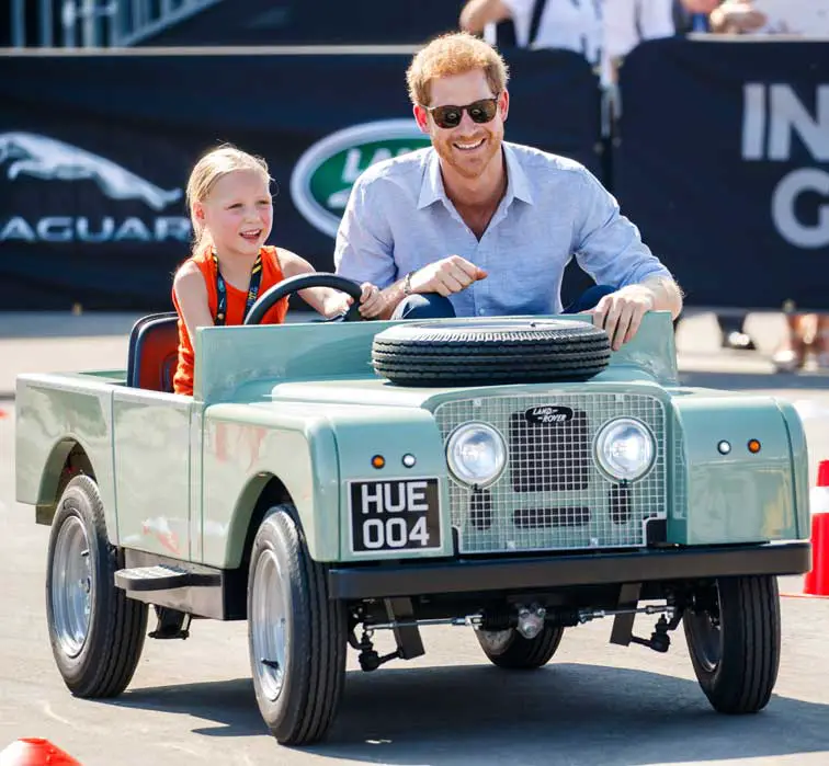 Prince Harry Drives Five Year Old Daimy Gommers Daughter Dutch Invictus Games Toronto 2017 Competitor Paul Gommers Jaguar Land Rover Driving Challenge
