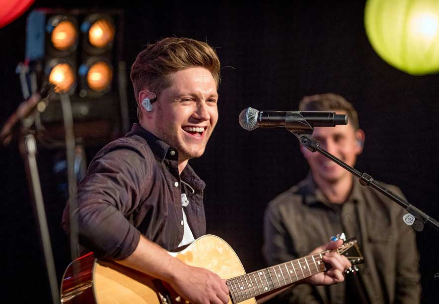 Niall Horan surprised the children from the Young Carers project in Kingston to the most exclusive gig in town as he performed his new single Too Much To Ask