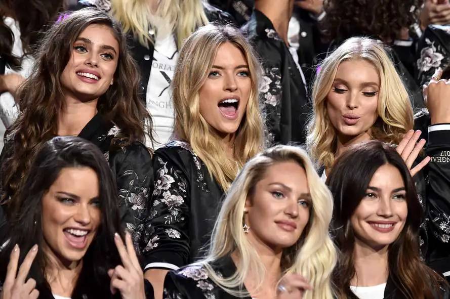 Victoria's Secret models Taylor Hill, Martha Hunt, Elsa Hosk, Andriana Lima, Candice Swanepoel and Lily Aldridge pose during the All Model Appearance At Mercedes-Benz Arena on November 18, 2017 in Shanghai, China
