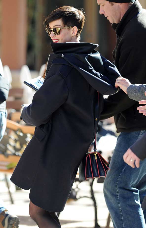 Anne Hathaway Wolf Vs Sheep Gloves Mittens Winter Fashion Sunglasses Sundance Film Festival Wayfarer Sunglasses