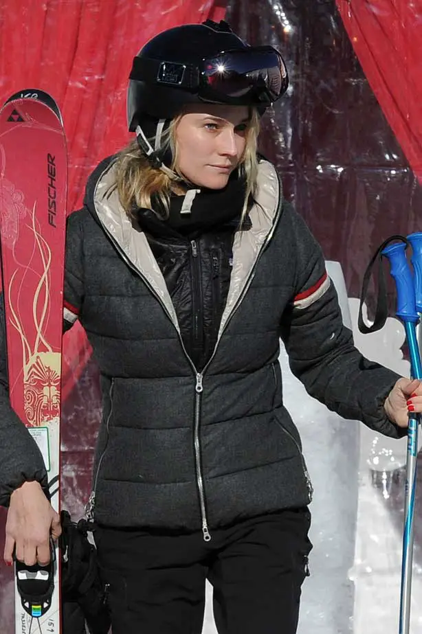 Diane Kruger Skiing Ski Fashion Gear Goggles Helmet Skis Park City Utah Sundance Film Festival Skifahren Getriebe Brille Helm