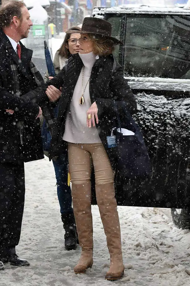 Jane Fonda Wide brimmed fedora hat promoting Jane Fonda In Five Acts amid feud with Megyn Kelly