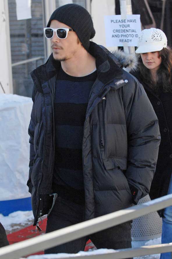 Josh Hartnett, who recently starred in the winter movie 6 Below: Miracle On The Mountain, showed off his super stylish winter look with a white rimmed pair of wayfarer sunglasses © Atlantic Images