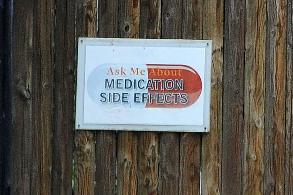Carie Fisher Debbie Reynolds Billie Lourd Los Angles Home Estate with funny signs Ask me about medication side effects