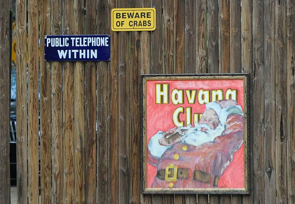 Carie Fisher Debbie Reynolds Billie Lourd Los Angles Home Estate with funny signs Havana Club Santa Claus
