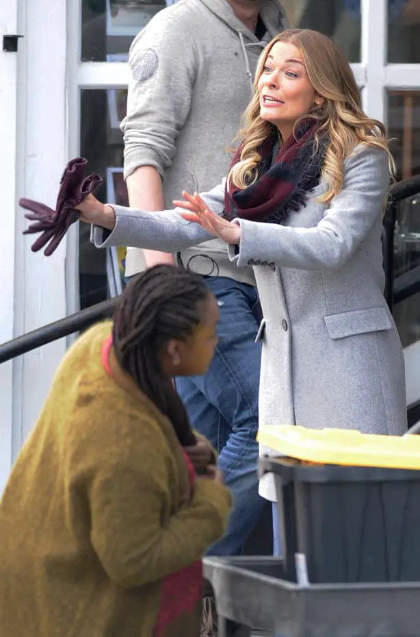 LeAnn Rimes Cibrian Filming Christmas Eve Movie Male Costar Vancouver Winter Fashion