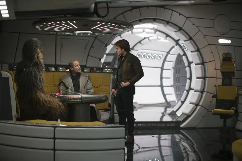 Solo: A Star Wars Story Stills New jacket Han? Tobias Beckett chats with Han and Chewie on board a ship