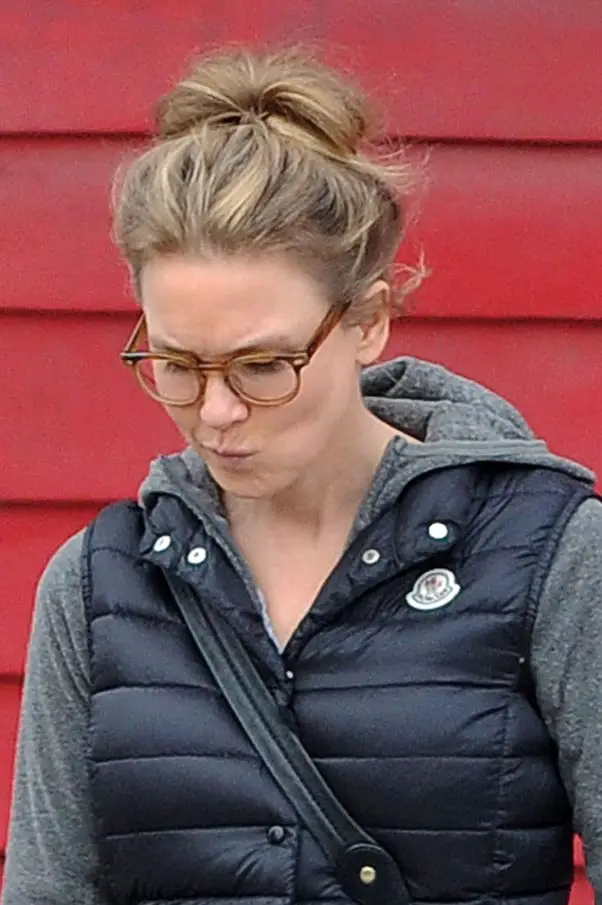 Renee Zellweger Gym Leggings fashion wearing glasses and not unrecognizable in Santa Monica Los Angeles hair tied up