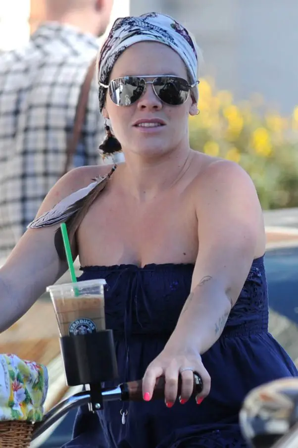 Pink wore aviator sunglasses and a patterned bandana © Atlantic Images