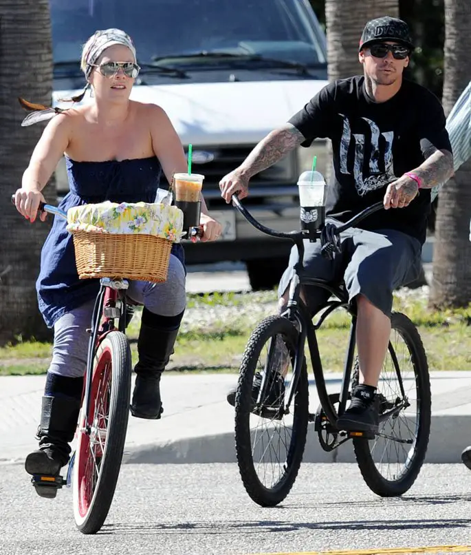 Carey Hart and Pink hit Venice Beach with a cycle down Abbot Kinney Blvd © Atlantic Images