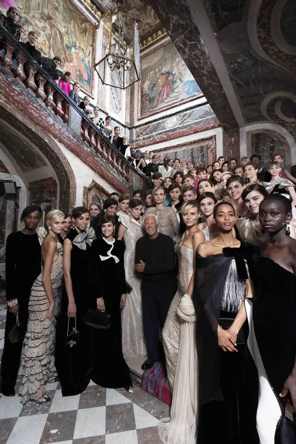 Strike a pose..All of you! Giorgio Armani pictured with dozens of models for his new autumn/winter 2018 collection - Photo courtesy of Getty Images for Giorgio Armani Privé FW 18/19