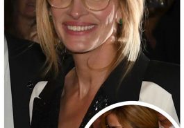 Julia Roberts flashes a smile and her beige bra at the Toronto Film Festival! © Atlantic Images