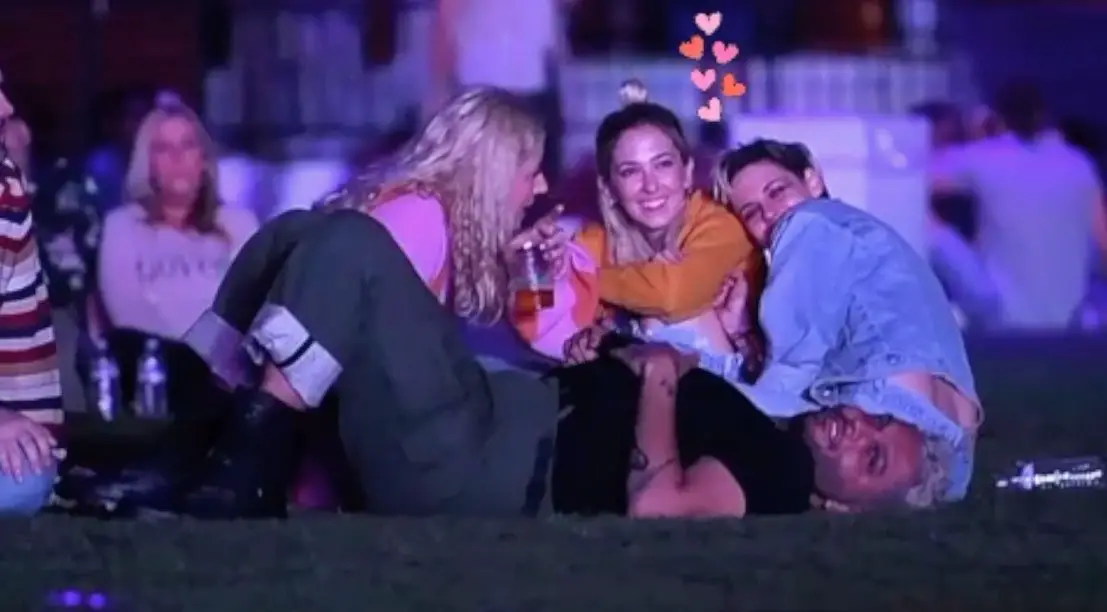Double Denim! Kristen Stewart cozies up to girlfriend Sara Dinkin at Coachella 2019 © The MEGA Agency