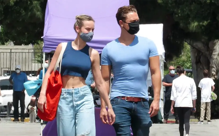 His and Hers Abs! Brie Larson and boyfriend Elijah Allan-Blitz looked in great shape in their revealing tops