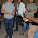 Chris Hemsworth and Gerard Butler were pictured in Las Vegas together with Chris being asked for his autograph with Gerard looking on! © Atlantic Images Chris Hemsworth Gerard Butler Las Vegas Floyd Mayweather McGregor Fight Autographs Fashion
